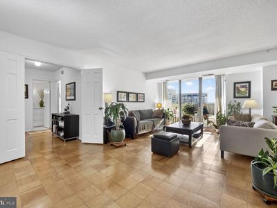 4601 N Park Ave APT 1401-A, Chevy Chase, MD, 20815