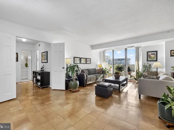 4601 N Park Ave APT 1401-A, Chevy Chase, MD 20815