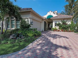 8201 Via Vecchia, Naples, FL 34108