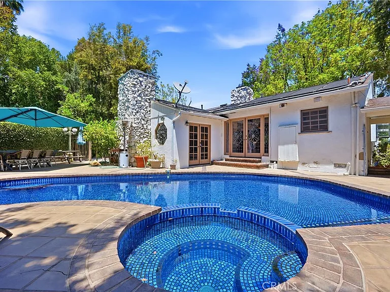 18000 Karen Dr — Photo 53