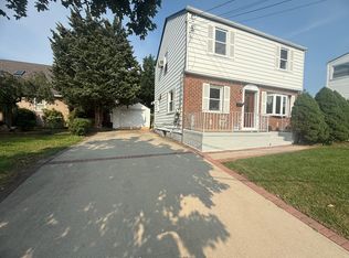 410 Herricks Rd, Mineola, NY 11501