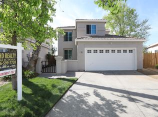 2908 W Laguna Ct, Elk Grove, CA 95758