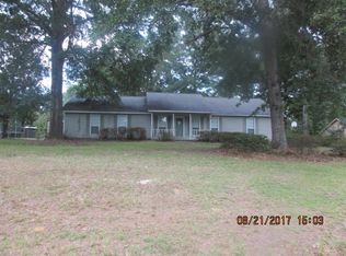 207 Lancelot Ln, Dublin, GA 31021
