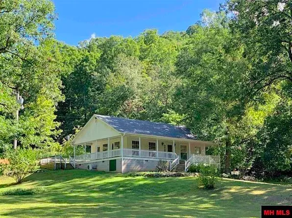 1672 Marion County 6065, Flippin, AR 72634