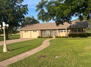 220 Carolyn Rd, Nocona, TX 76255