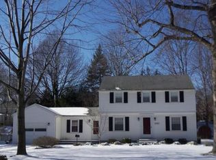 2537 Oakview Dr, Rochester, NY 14617