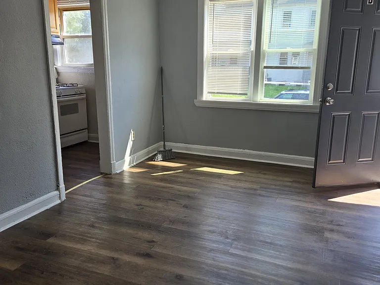 40 W Talbott St #1 — Photo 1