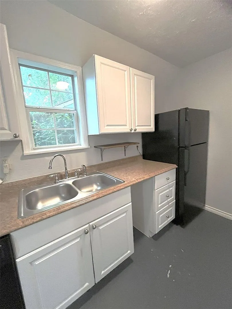 1127 Walling Street — Photo 2