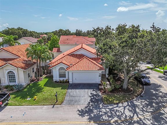 4th image of 2810 NW 70th Ave