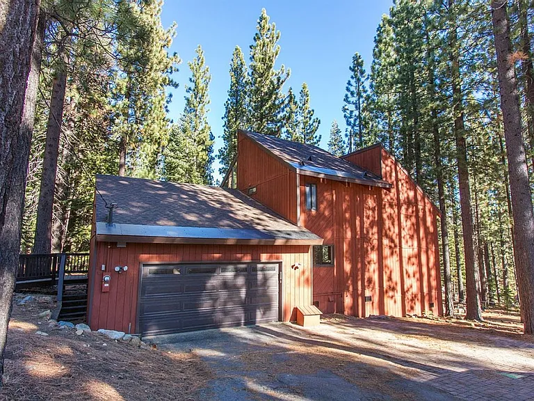 1953 N Upper Truckee Rd — Photo 3