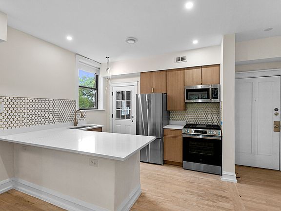 4th image of 4636 N Hamilton Ave Unit 2