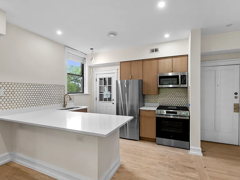 4636 N Hamilton Ave #2 — Photo 4