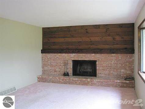 2nd image of 4440 Hillcrest Dr