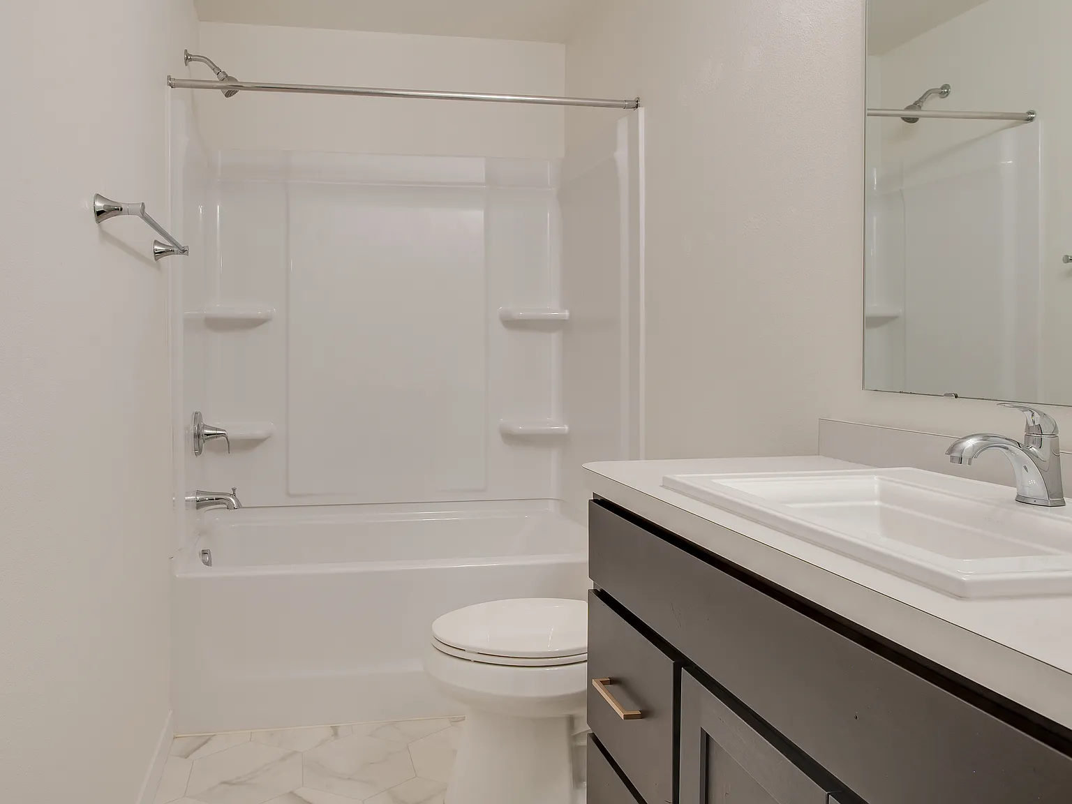 3 bed, 2067 sqft, $2,450 — Photo 3
