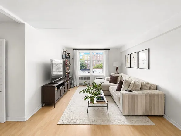131 74th St APT 3A, Brooklyn, NY 11209