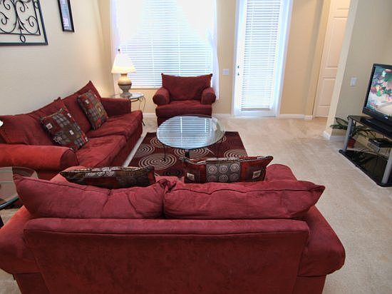 VC3C306-Living-Area-with-Flat-Screen-TV