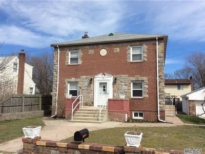 49 Vermont Ave, West Babylon, NY, 11704