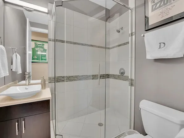 1021 N Wood St APT 2, Chicago, IL 60622