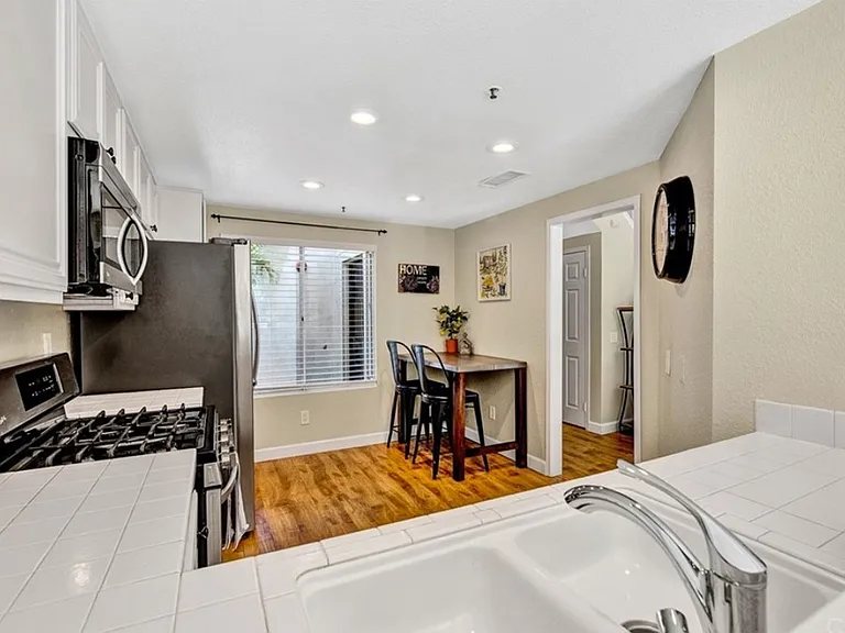 5847 E Rocking Horse Way — Photo 2