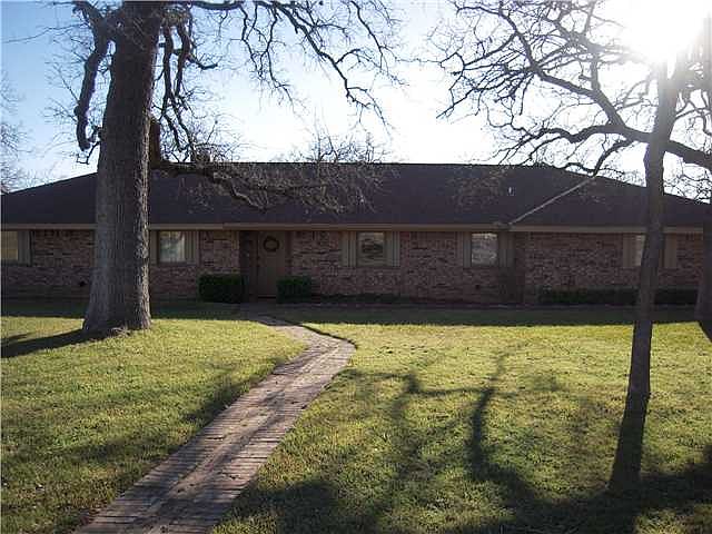 1st image of 221 Quail Run Dr