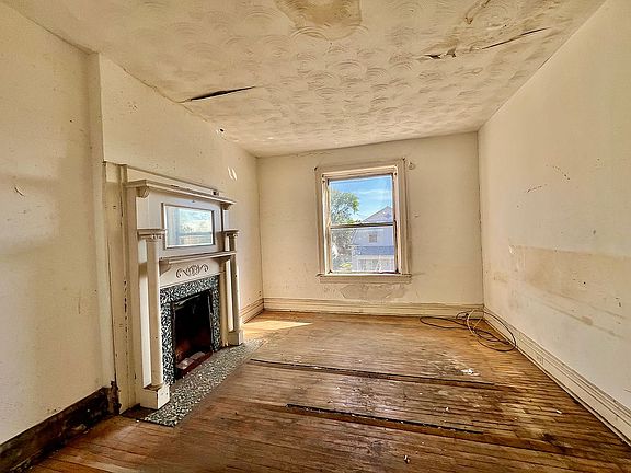 4th image of 5951 Romaine Pl