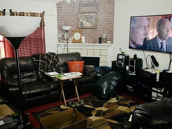 2nd image of 4817 Hollow Tree Dr