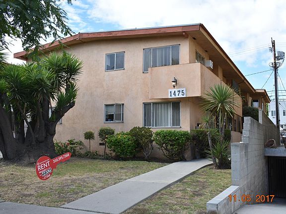 Out side 8 unit Building