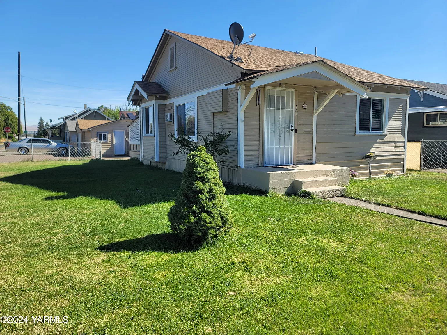 601 Cornell Ave photo 1