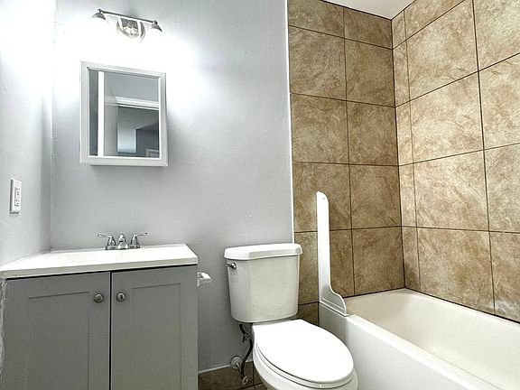 5th image of 1701 W Congress St #10545926