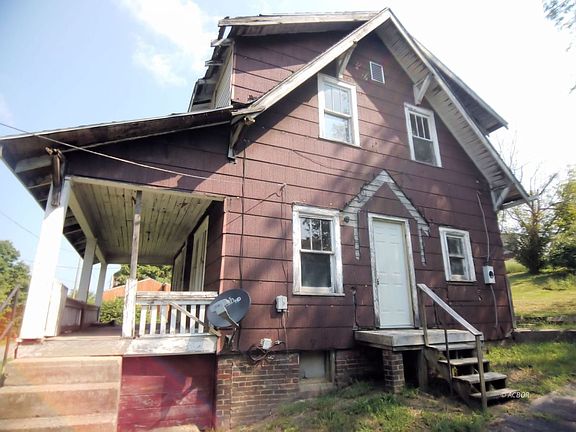 3rd image of 146 Staunton St