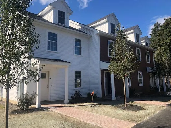 1 Grape St, Newmarket, NH 03857