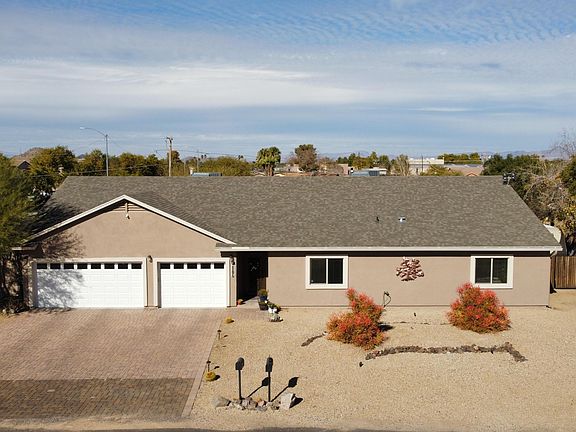 3rd image of 2806 E Angela Dr
