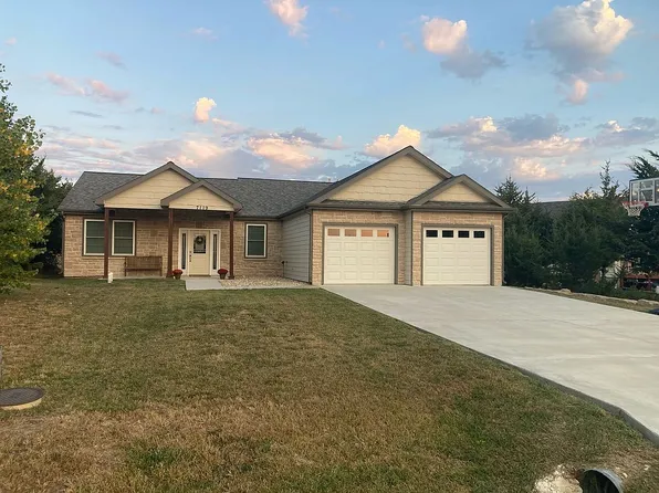 7119 Laurel Dr, Junction City, KS 66441