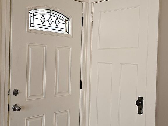 4th image of 133 Western Ave #2