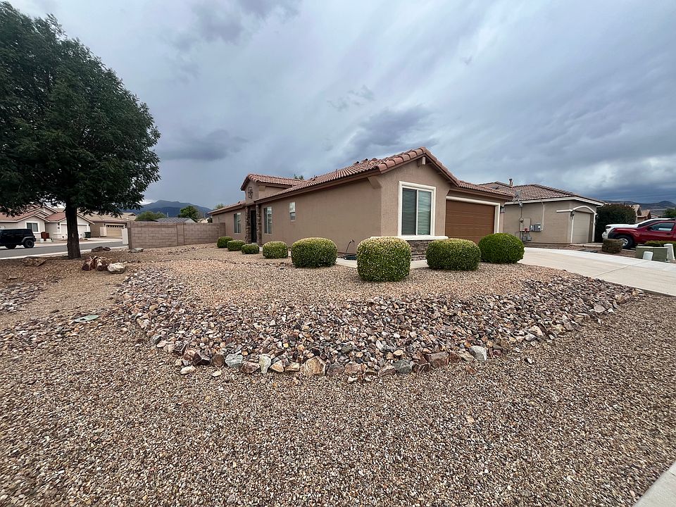 1st image of 200 Balfour Pl