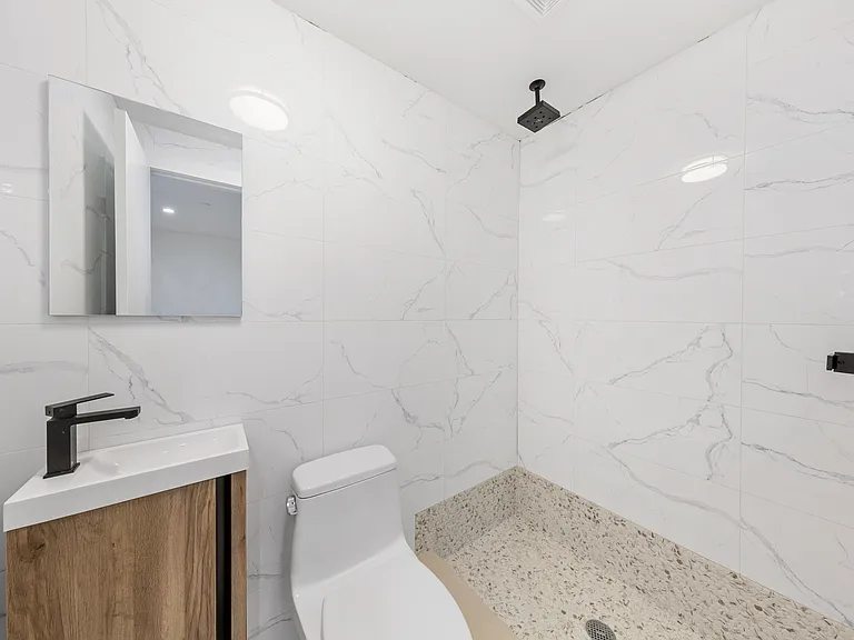 1058 62nd St #3B — Photo 7