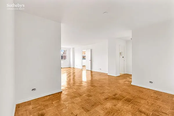 Sold by Sotheby's International Realty | media 6