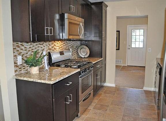 3rd image of 6938 Columbus Avenue