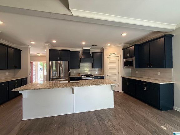 4th image of 325 Taylors Way
