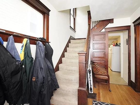 3rd image of 525 S 4th Ave