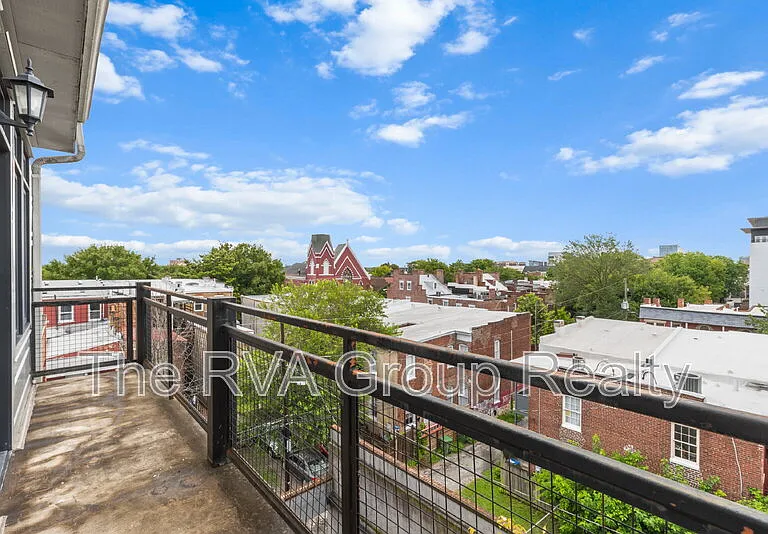 110 W Marshall St #27 — Photo 44