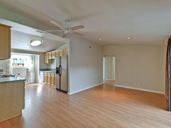 5th image of 18701 Newsom Ave #1
