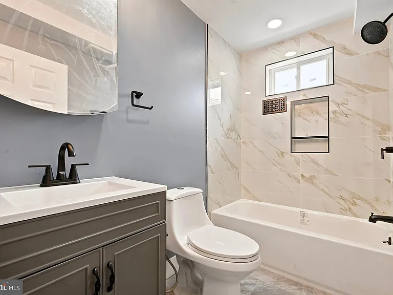 105 Jackson Ave — Photo 11