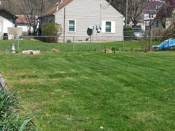 2nd image of 2418 Forest Ave
