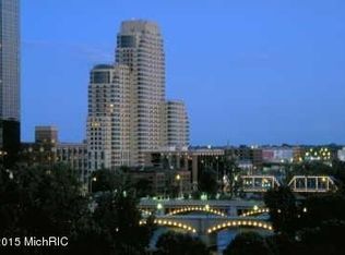 132 Campau Cir NW, Grand Rapids, MI 49503