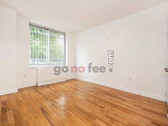 5th image of 454 Manhattan Ave APT 1d