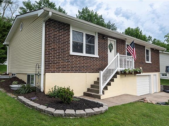 3rd image of 2220 Millwood Dr