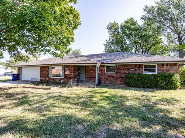 306 S Market St, Tyro, KS 67364