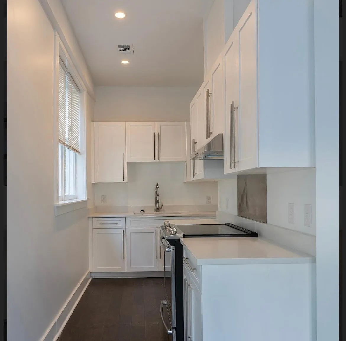 2207 Barnard St — Photo 4