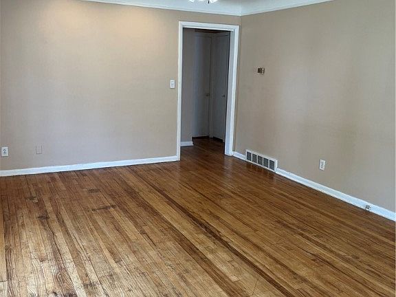 3rd image of 6626 Queens Park Ave